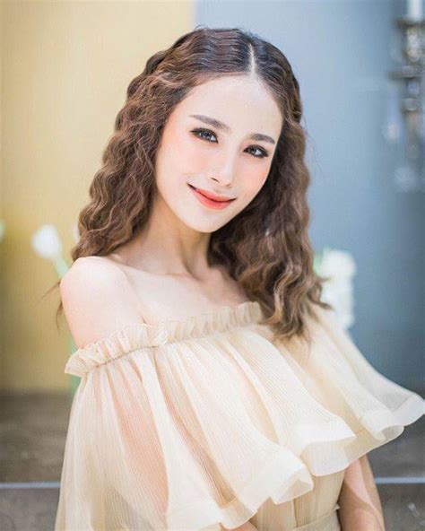 เหม่ง ใสใส .